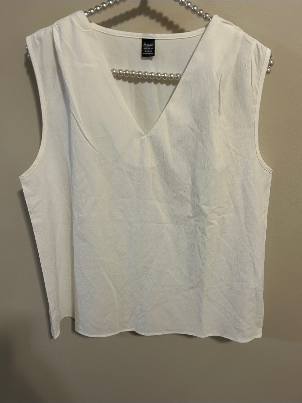 Sason White Sleeveless Blouse V-Neck Top Size XL